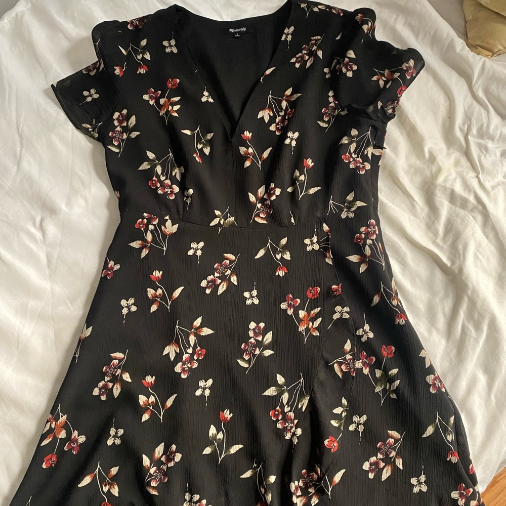Madewell size 6 dress with ruffle skirt